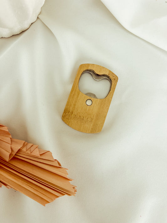 Abre-Caricas Magnético em Bambu Personalizado — 3,7 cm