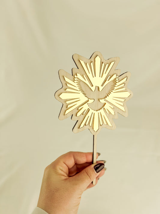 Topo de Bolo Espírito Santo para Batizado em Bétula e Acrílico Dourado