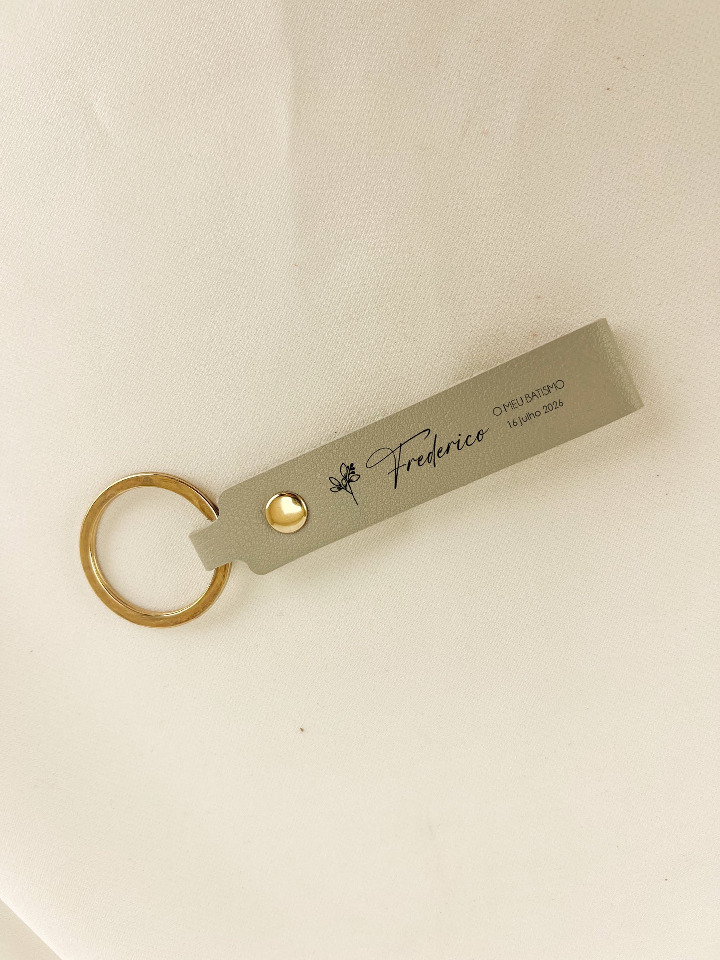 Lembrança de Batizado — Porta-Chaves em Couro Gravado