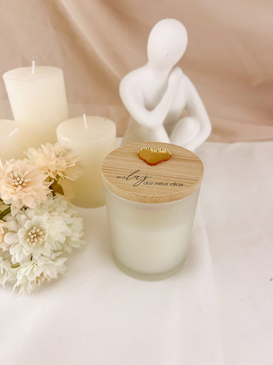 Vela Aromática em Vidro com Tampa de Bambu — Presente para a Mãe