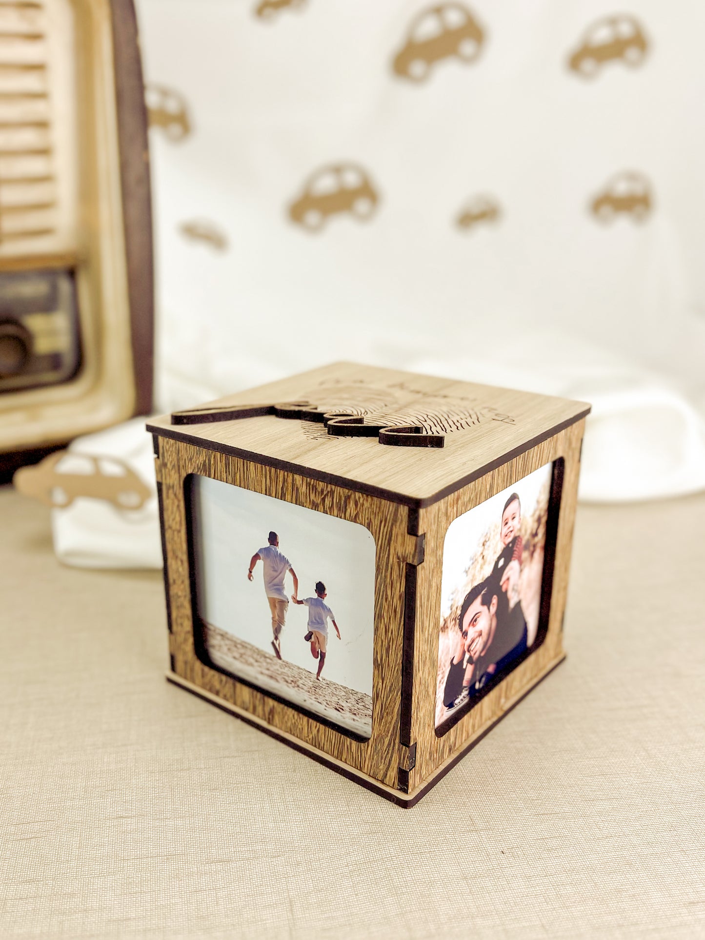 Cubo Fotográfico Personalizado para o Pai em Carvalho e Sucupira