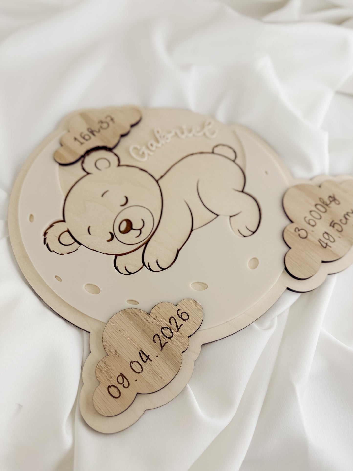 Placa Decorativa de Nascimento em Bétula — Tema Urso