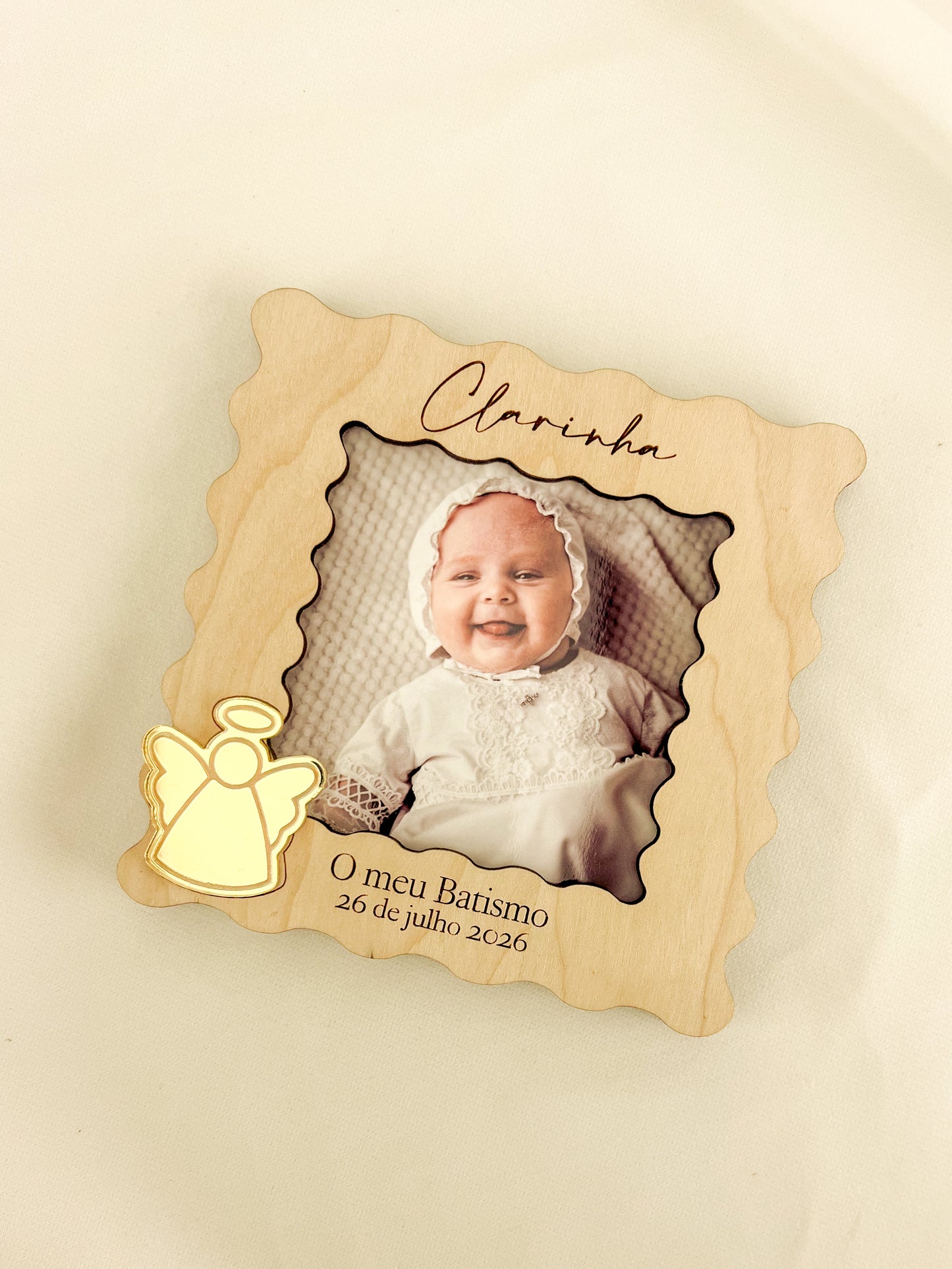 Lembrança de Batizado — Mini Moldura Ondulada com Anjo Dourado