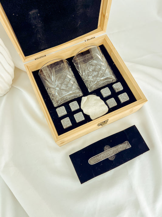 Set Whisky em Bambu com Copos de Cristal — Padrinhos