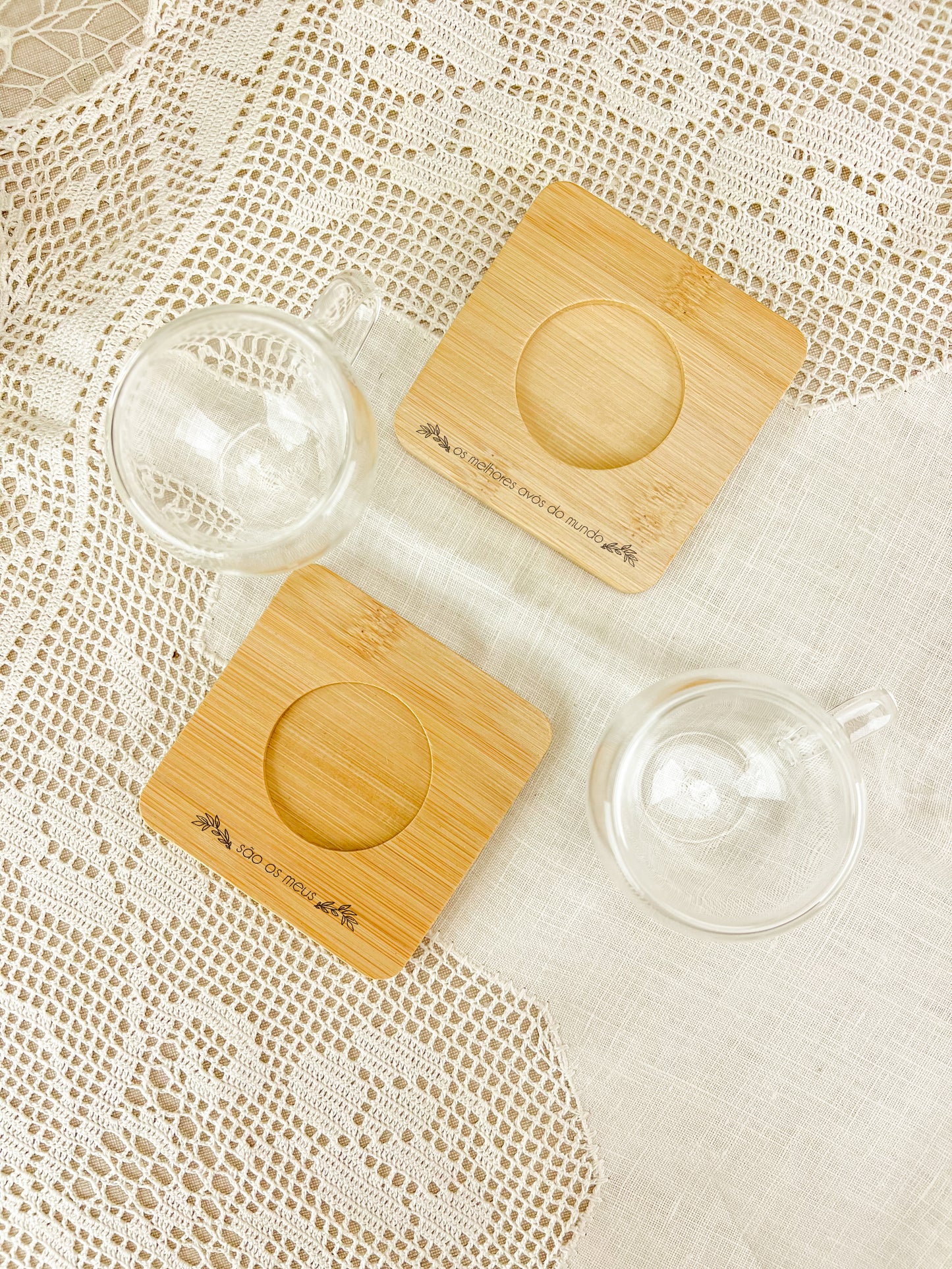 Conjunto de Chávenas de Vidro com Pires em Bambu para Avós