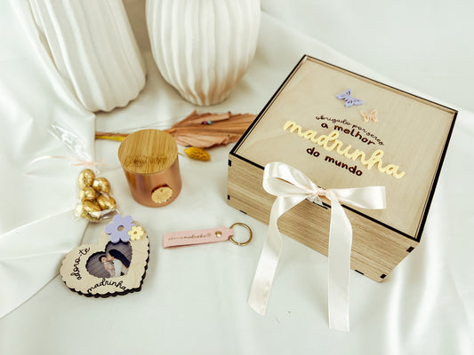 Kit Presente Madrinha — Caixa com Vela, Mini Moldura e Porta-Chaves
