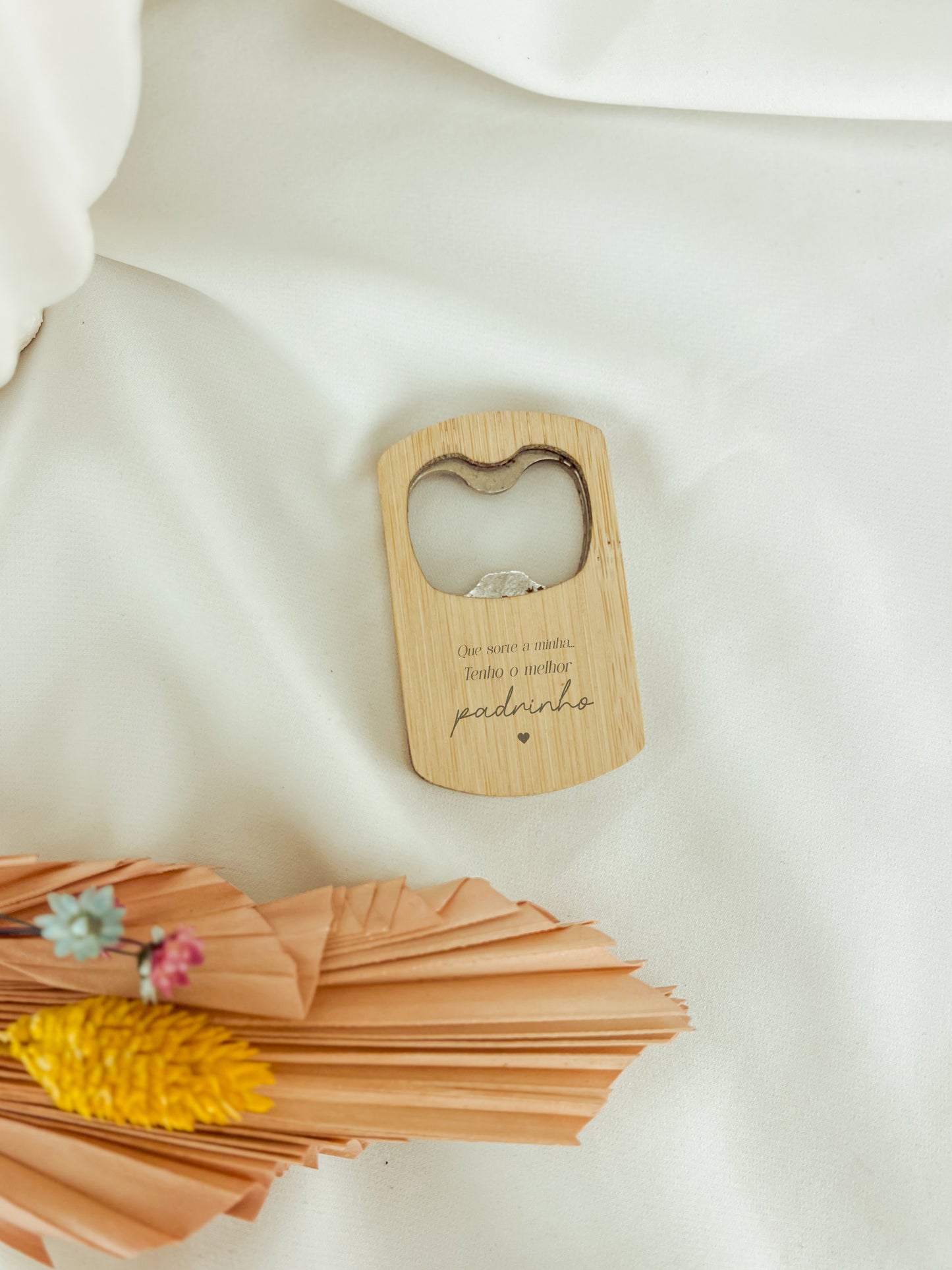 Abre-Caricas Magnético em Bambu Personalizado — 3,7 cm