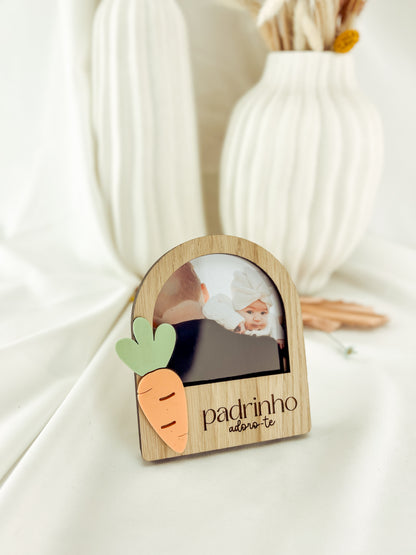 Mini Moldura Arco para Padrinho com Mensagem e Cenoura de Páscoa