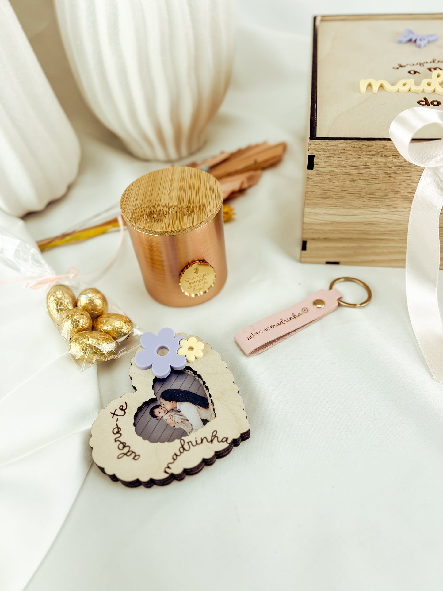 Kit Presente Madrinha — Caixa com Vela, Mini Moldura e Porta-Chaves