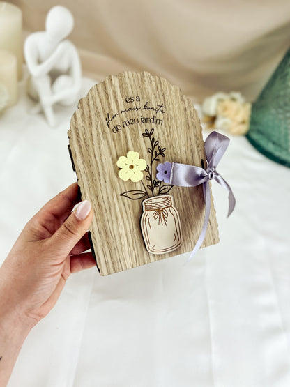 Moldura Livro Ondulada para a Mãe — Carvalho com Flores em Acrílico