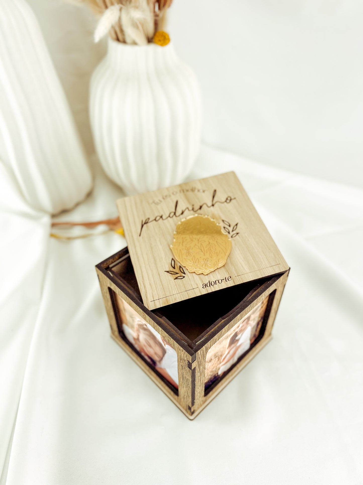 Cubo Fotográfico para Padrinho com Ovo Dourado | Edição Premium