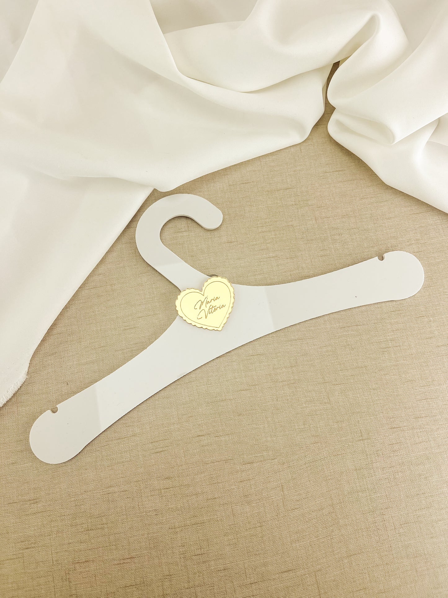 Cruzeta de Batizado em Acrílico com Medalha Dourada