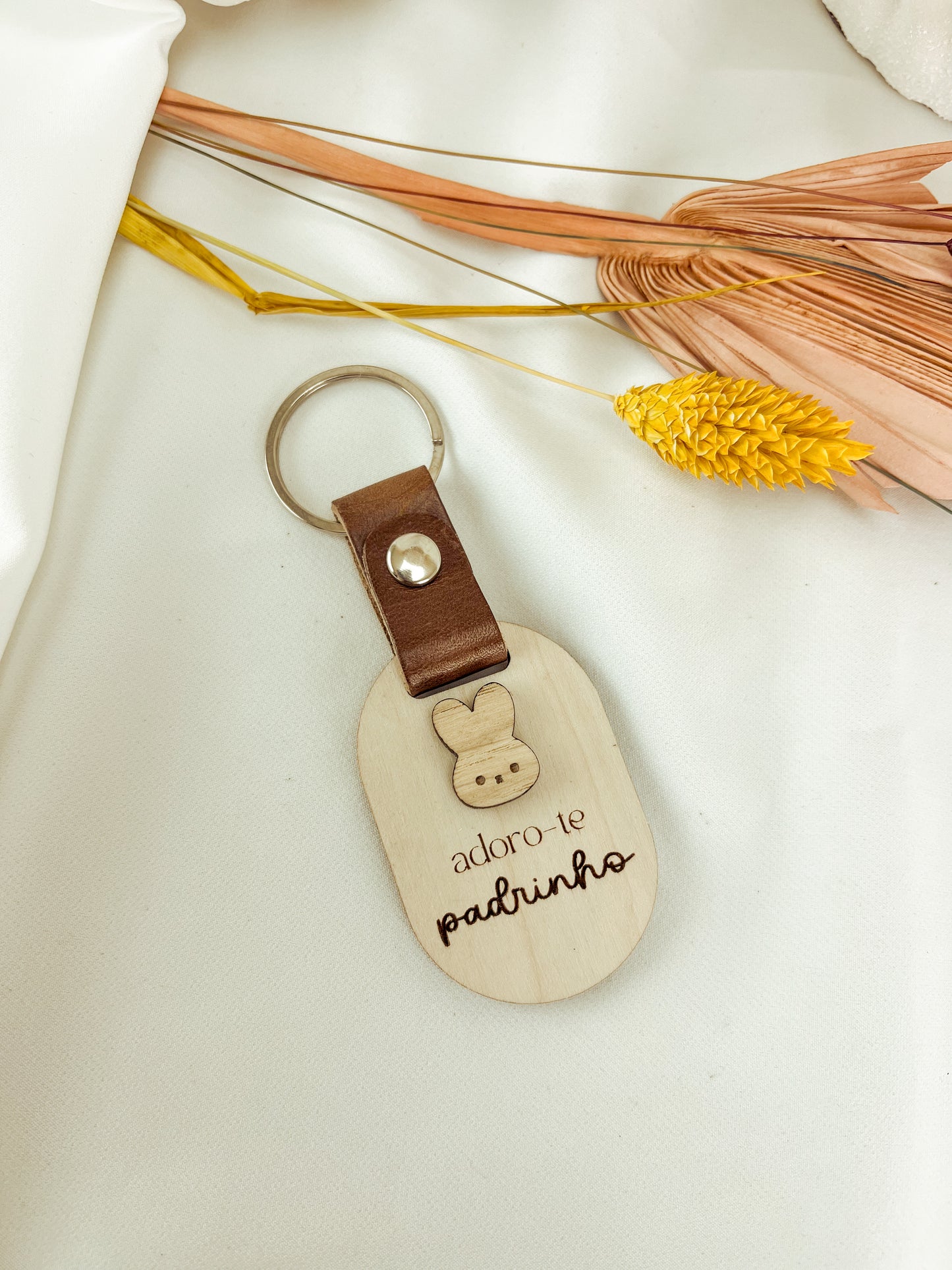 Porta Chaves para Madrinha ou Padrinho em Madeira com 'Adoro-te'