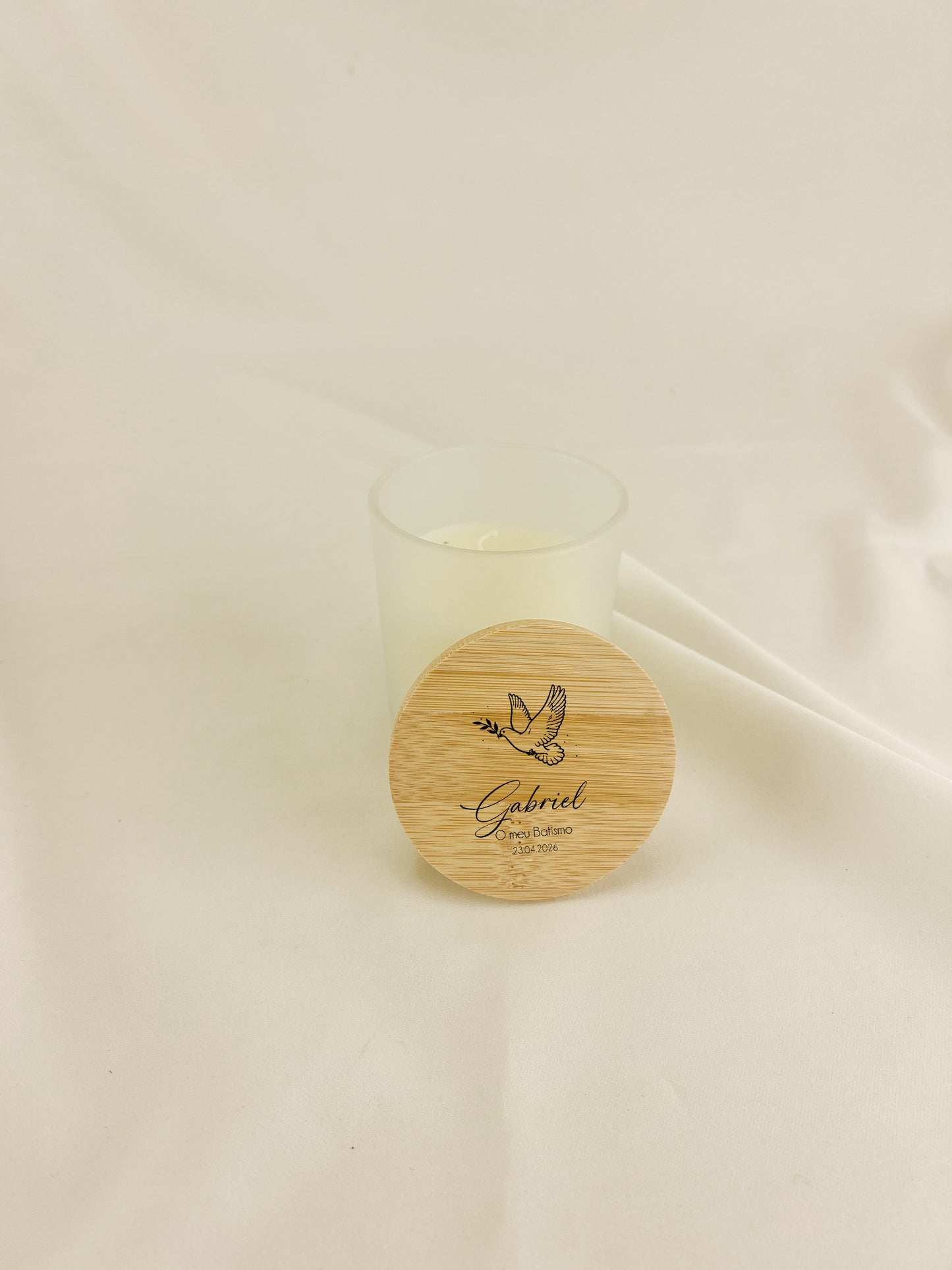 Lembrança de Batizado — Vela Aromática com Tampa de Bambu Gravada