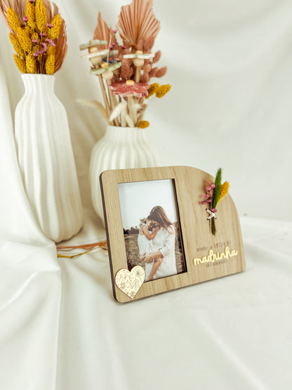 Moldura para Madrinha com Flores Naturais, Coração Dourado | Foto 10x15cm