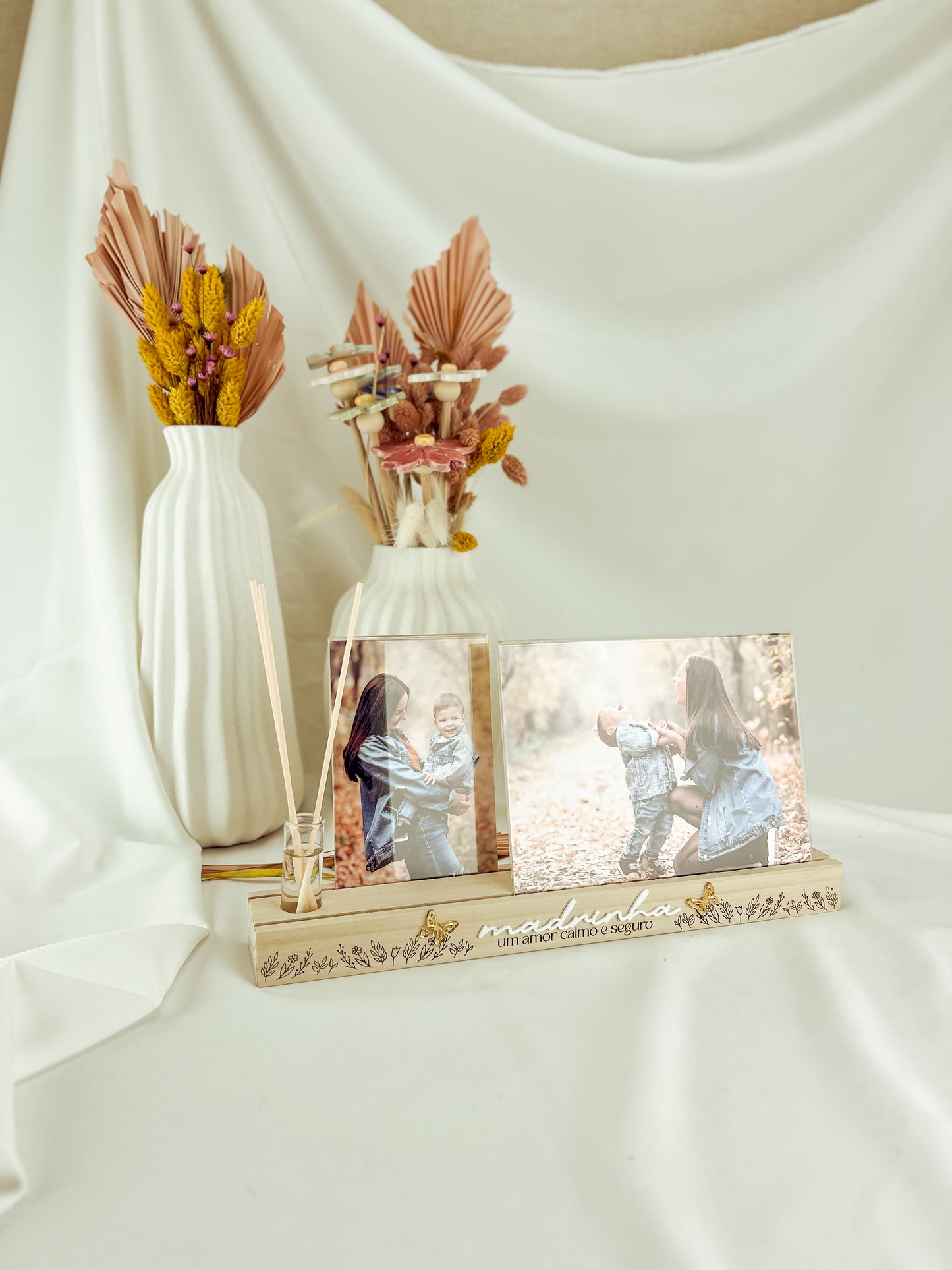 Porta Retratos para Madrinha com Difusor e Duas Fotografias